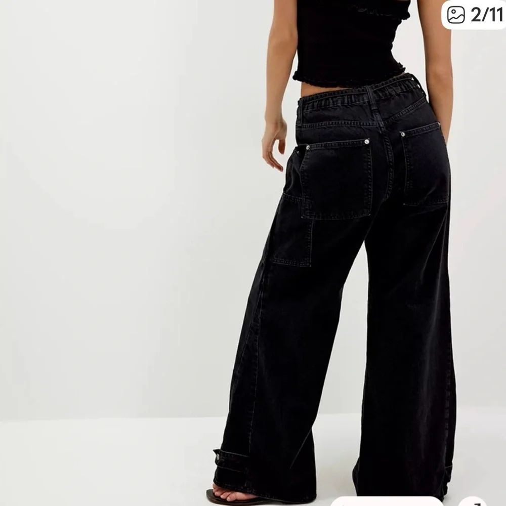 ⭐️NWT We The free Crvy Outlaw Wide Leg Jeans⭐️ - Picture 2 of 10